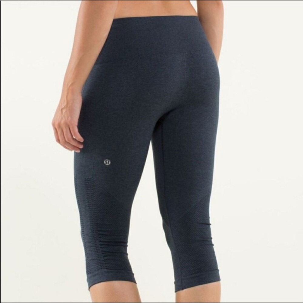 Lululemon In The Flow Crop II Heathered Inkwell grey Sz 4 compression leggings - Picture 1 of 12